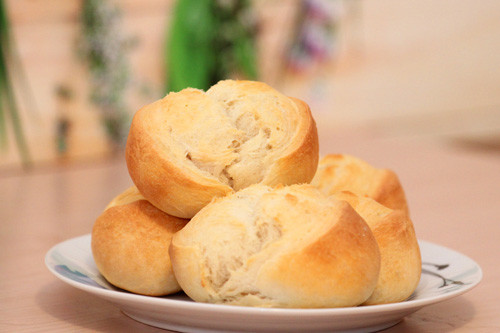 Pampered Chef Sonntagsbrötchen auf Teller