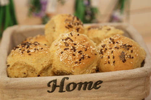 Pampered Chef Zauberstein Vollwertbrötchen