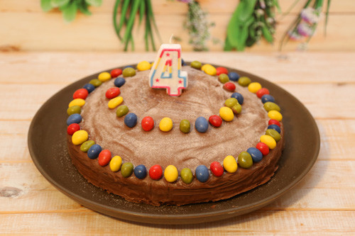 Thermomix Regenbogenkuchen fertig dekoriert
